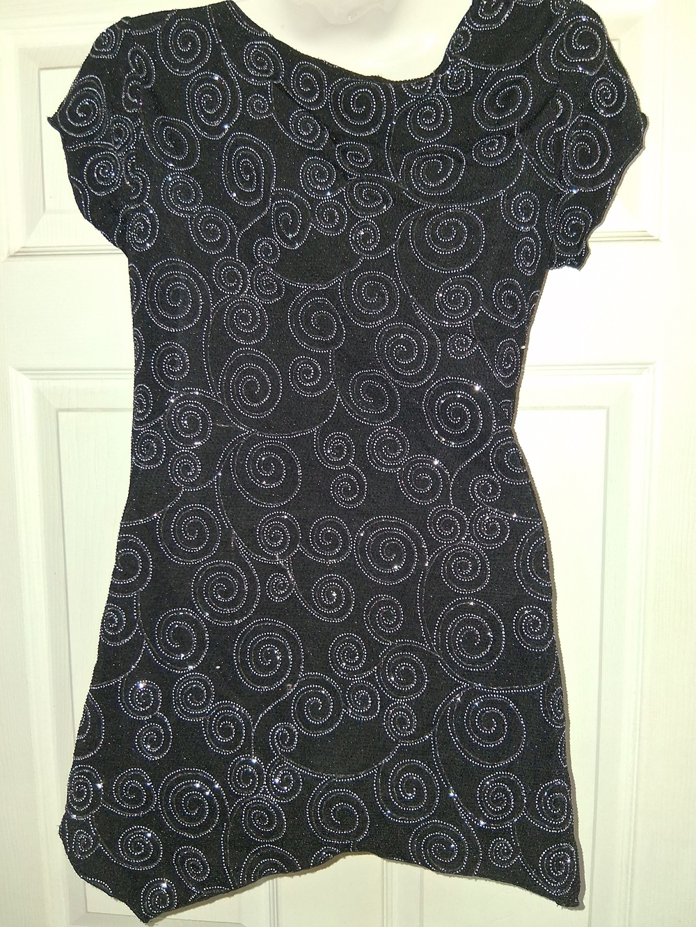 Dressbarn COLLECTION Black Sparkle Swirl Cap Sleeve Top - Picture 8 of 13